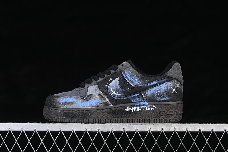 All categories Nk Air Force 1 Air Force series Nk Air Force 1 Low Air Force low-top Nike Air Force 1'07 Low "Night Spark" Hand-painted graffiti Night burning star Air Force 1 low-top casual sneakers DO6730-101